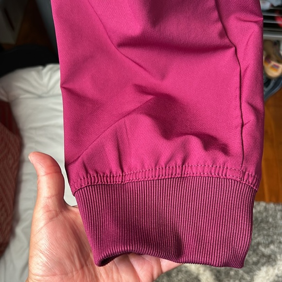 Dickies X-Large scrub bottom jogger. Burgundy. Used in good condition. - Picture 10 of 11